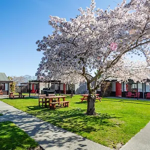 Park 3*, Christchurch New Zealand